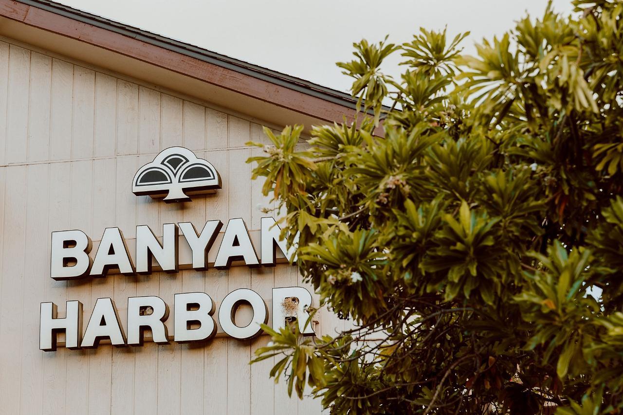 Banyan Harbor Aparthotel Lihue Exterior photo